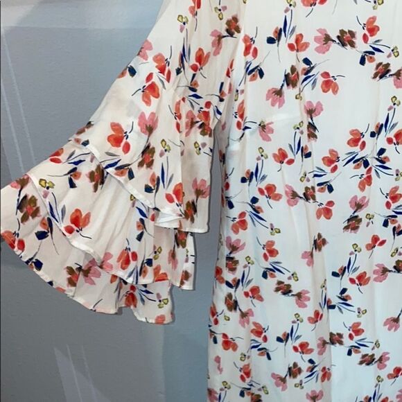 Chelsea & Violet Ruffled Sleeve Floral Dress - Picture 4 of 17